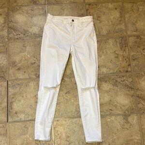American Eagle 6R Women's White Distressed Jeans Pre-Owned